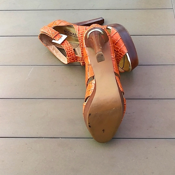 Michael Kors crocodile platforms - Picture 5 of 15